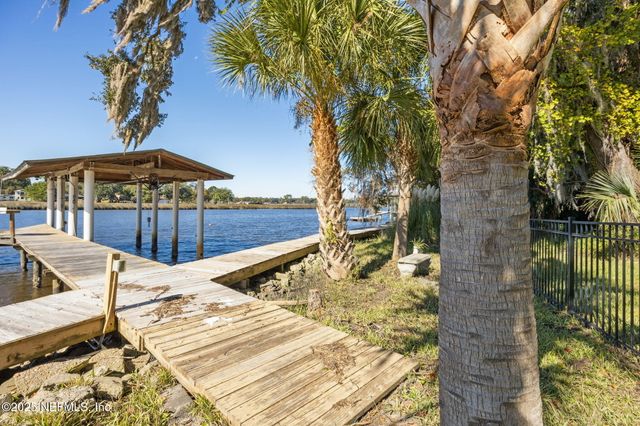 6750 OAKWOOD Drive, Jacksonville, FL 32211