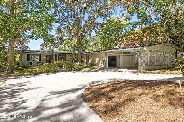 6750 OAKWOOD Drive, Jacksonville, FL 32211