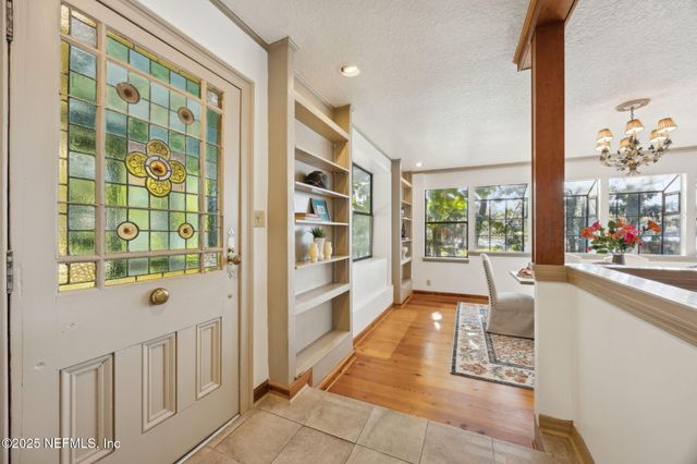 6750 OAKWOOD Drive, Jacksonville, FL 32211