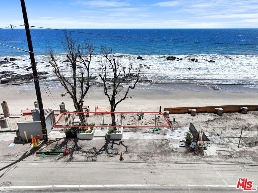 Image 15 of property listing at 20802 Pacific Coast Highway, Malibu, CA 90265