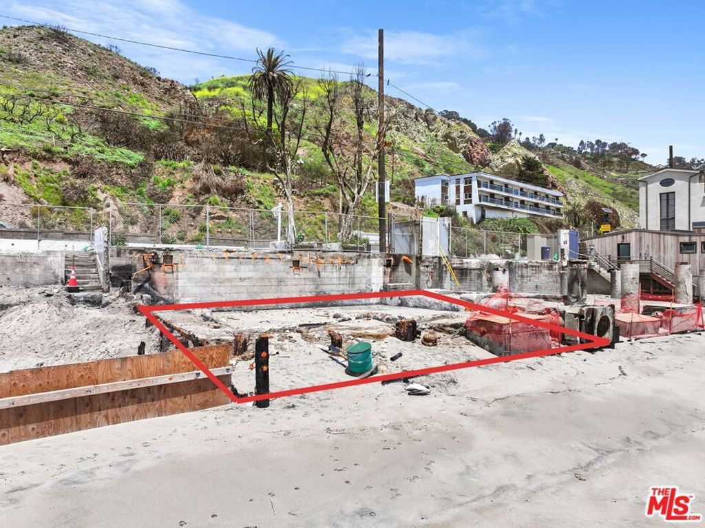 Image 21 of property listing at 20802 Pacific Coast Highway, Malibu, CA 90265