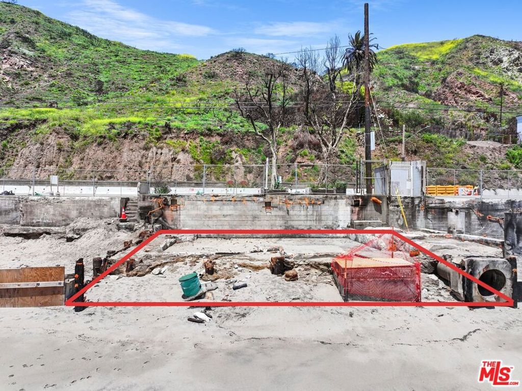 Image 22 of property listing at 20802 Pacific Coast Highway, Malibu, CA 90265