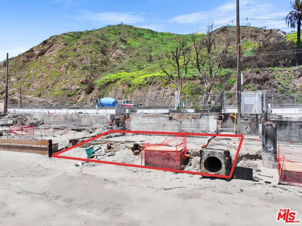 Image 23 of property listing at 20802 Pacific Coast Highway, Malibu, CA 90265
