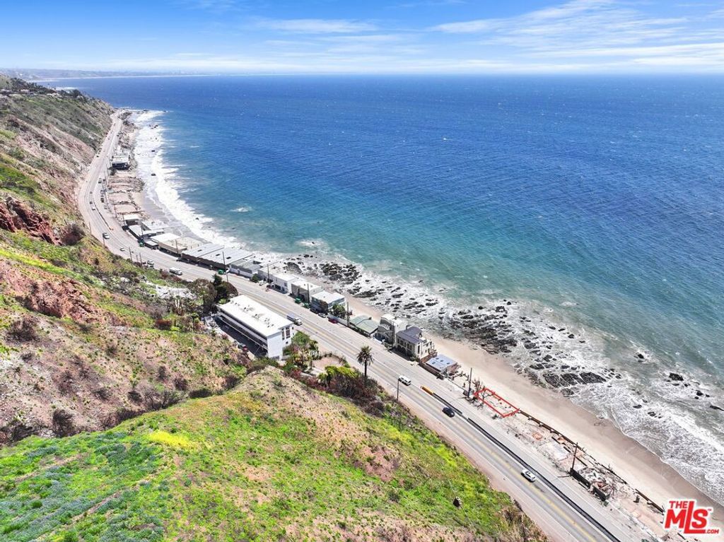 Image 29 of property listing at 20802 Pacific Coast Highway, Malibu, CA 90265