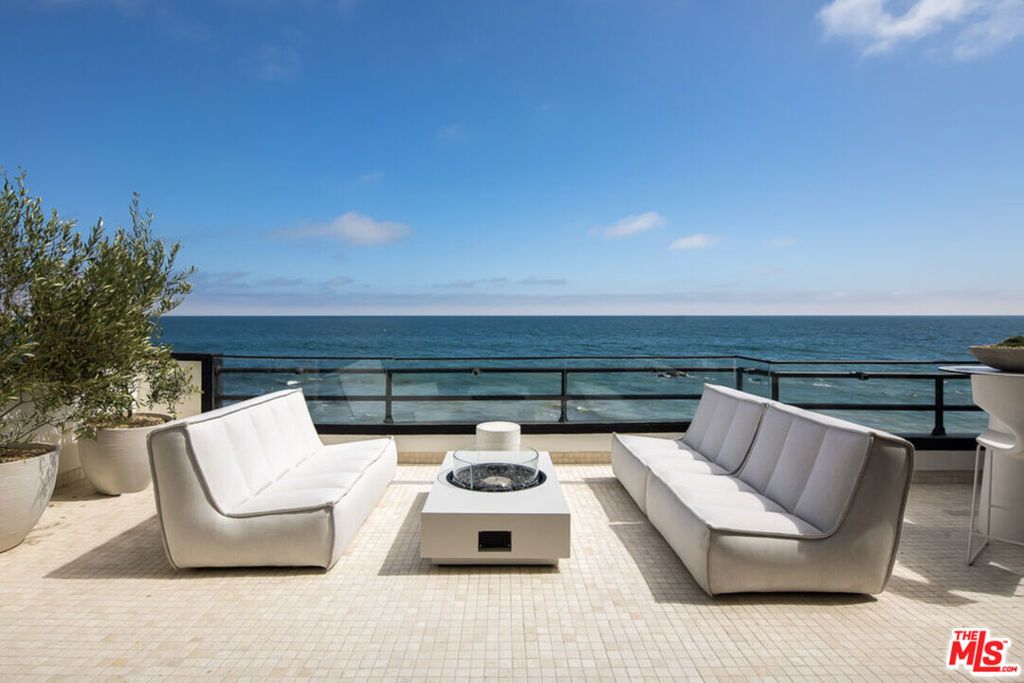 Image 9 of property listing at 20802 Pacific Coast Highway, Malibu, CA 90265