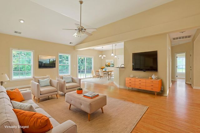310 Moulton Dr., Longs, SC 29568