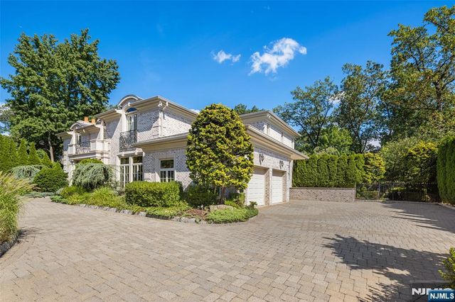 45 Marjorie Terrace, Englewood Cliffs, NJ 07632
