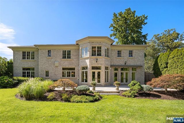 45 Marjorie Terrace, Englewood Cliffs, NJ 07632