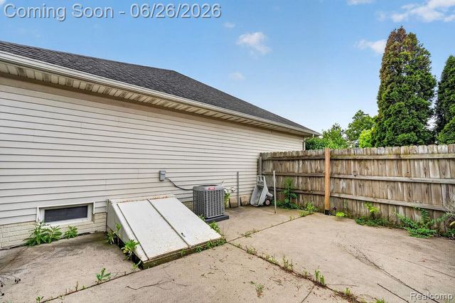 208 Carney Drive, Dundee Village, MI 48131