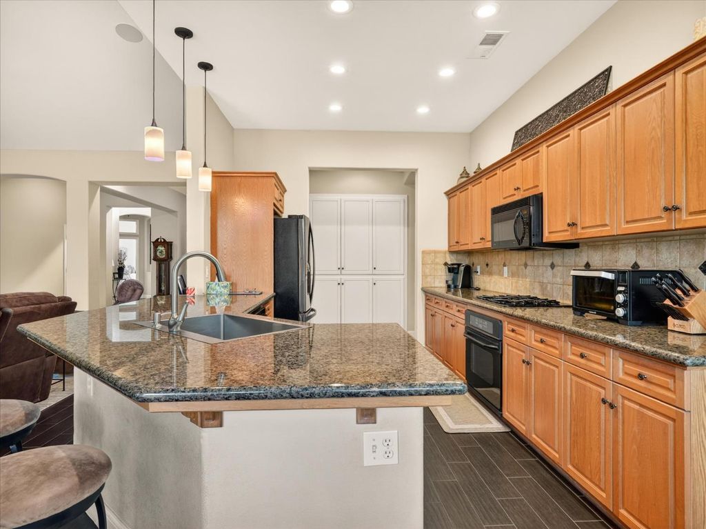 Image 15 of property listing at 2927 Browning Avenue, Clovis, CA 93611