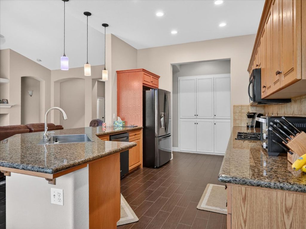 Image 16 of property listing at 2927 Browning Avenue, Clovis, CA 93611