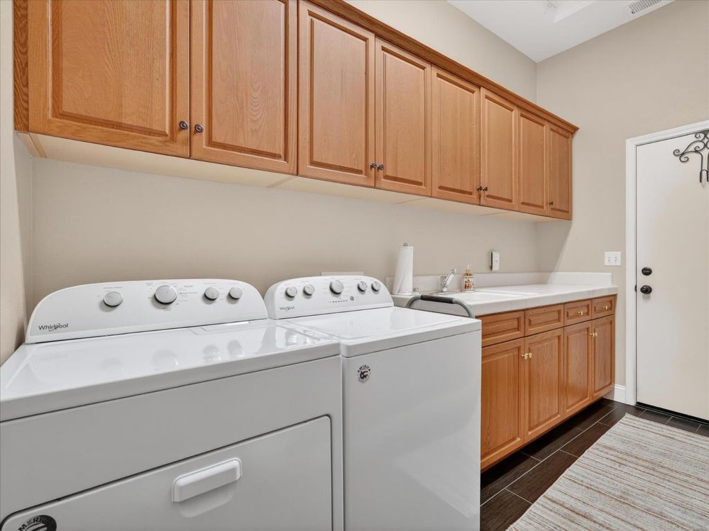 Image 36 of property listing at 2927 Browning Avenue, Clovis, CA 93611