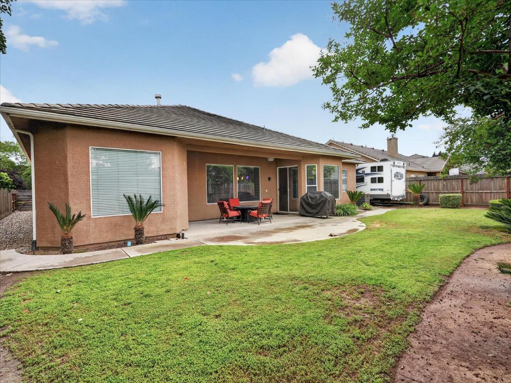 Image 41 of property listing at 2927 Browning Avenue, Clovis, CA 93611
