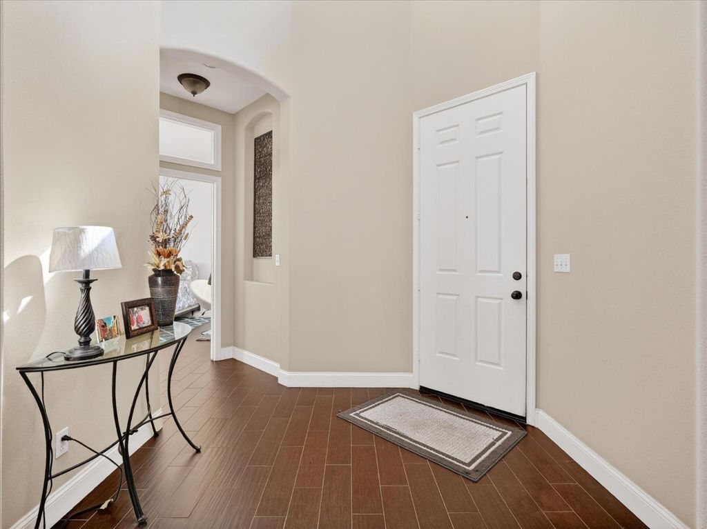 Image 6 of property listing at 2927 Browning Avenue, Clovis, CA 93611