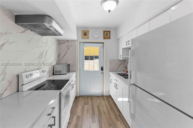 2530 SW 27th St 2530, Miami, FL 33133