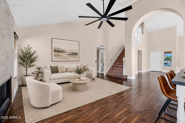 1210 E AMBERWOOD Drive, Phoenix, AZ 85048