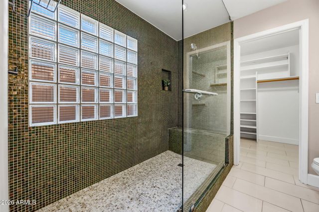 1210 E AMBERWOOD Drive, Phoenix, AZ 85048