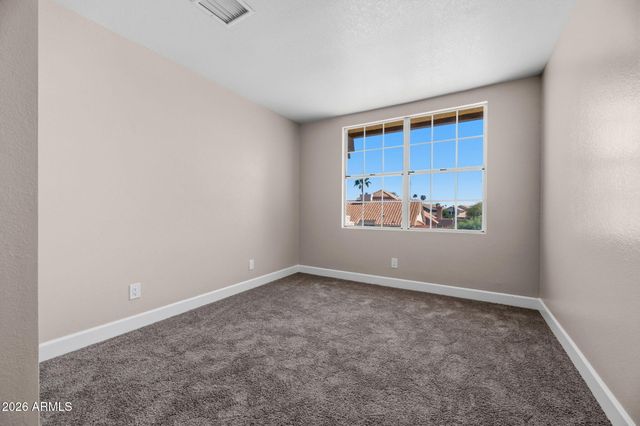 1210 E AMBERWOOD Drive, Phoenix, AZ 85048