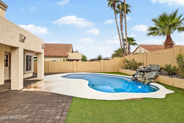 1210 E AMBERWOOD Drive, Phoenix, AZ 85048