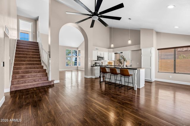 1210 E AMBERWOOD Drive, Phoenix, AZ 85048