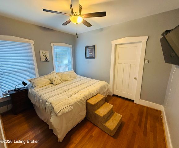 115 Cannons Ln, Louisville, KY 40206