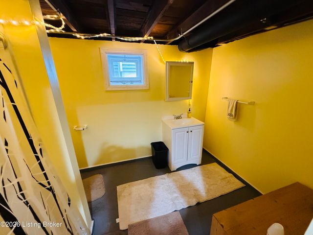 115 Cannons Ln, Louisville, KY 40206
