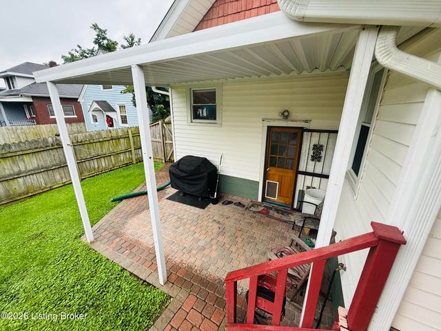115 Cannons Ln, Louisville, KY 40206