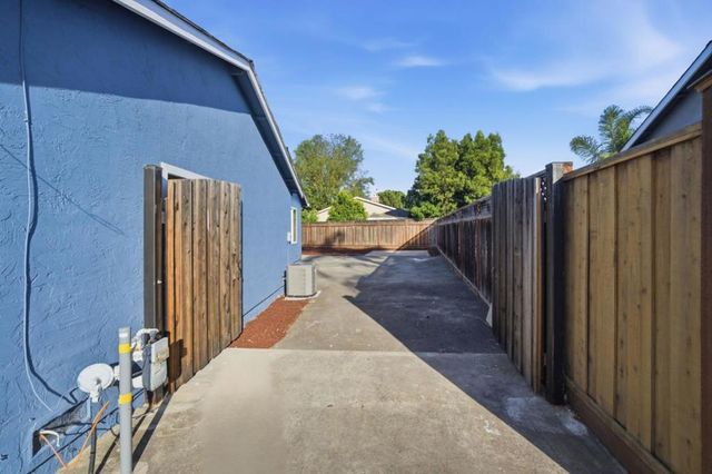 560 Biscayne Court, Morgan Hill, CA 95037