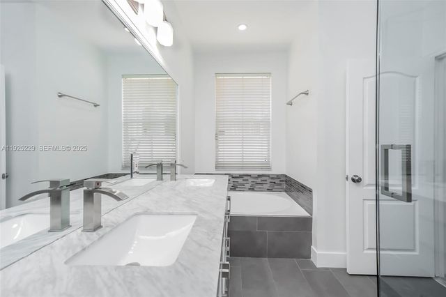 3808 SW 165th Ter, Miramar, FL 33027