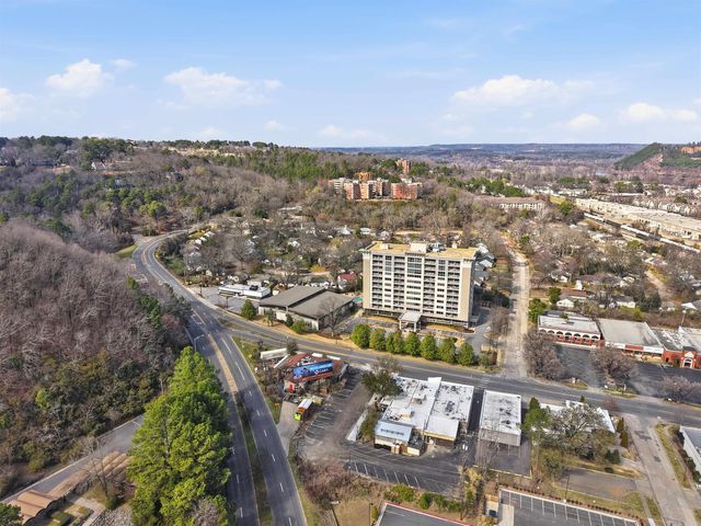 1700 Lilac Circle, Little Rock, AR 72202