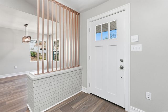 1700 Lilac Circle, Little Rock, AR 72202