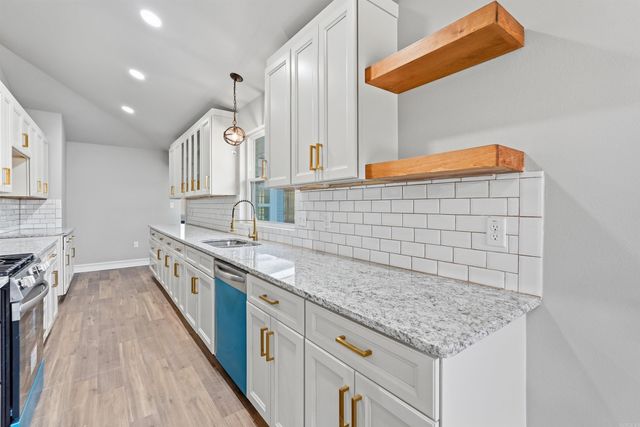 1700 Lilac Circle, Little Rock, AR 72202