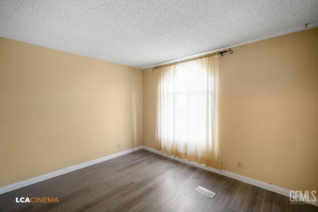 214 Par Lane, Bakersfield, CA 93308