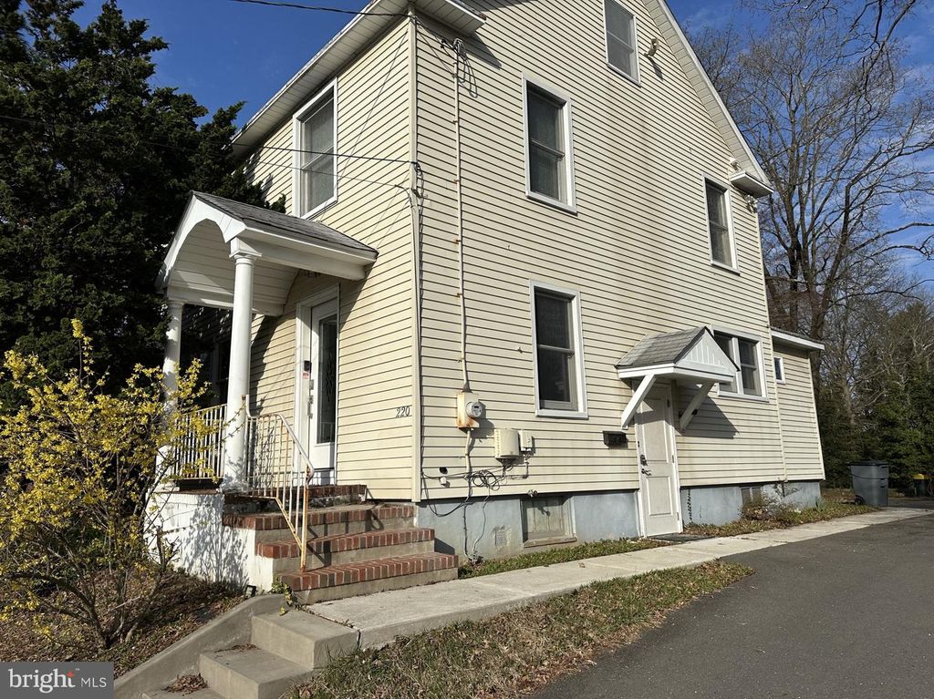 220 EDINBURG RD, Hamilton, NJ 08619
