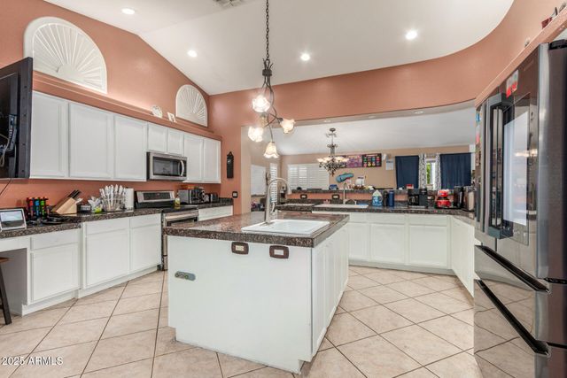 3060 E HOPE Street, Mesa, AZ 85213