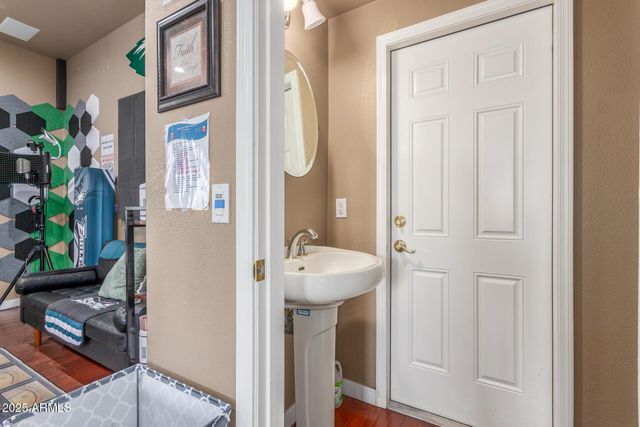 3060 E HOPE Street, Mesa, AZ 85213