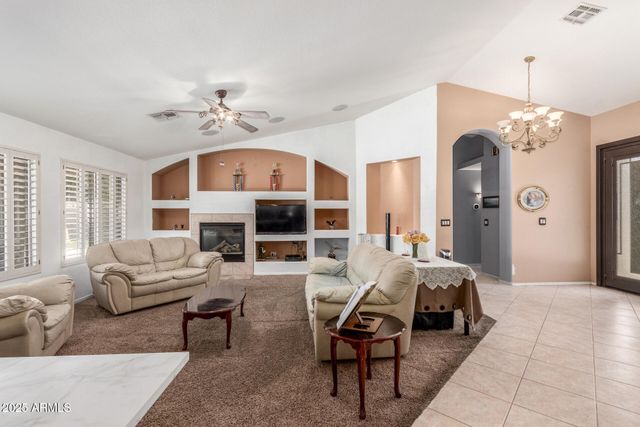 3060 E HOPE Street, Mesa, AZ 85213