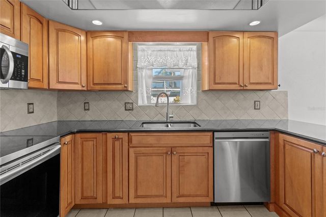 13565 86TH AVENUE, Seminole, FL 33776