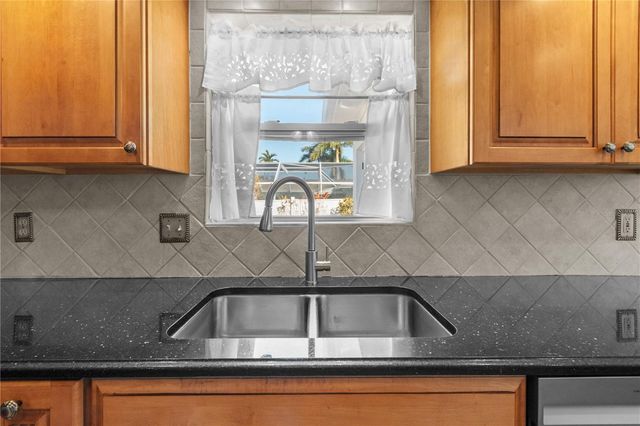 13565 86TH AVENUE, Seminole, FL 33776