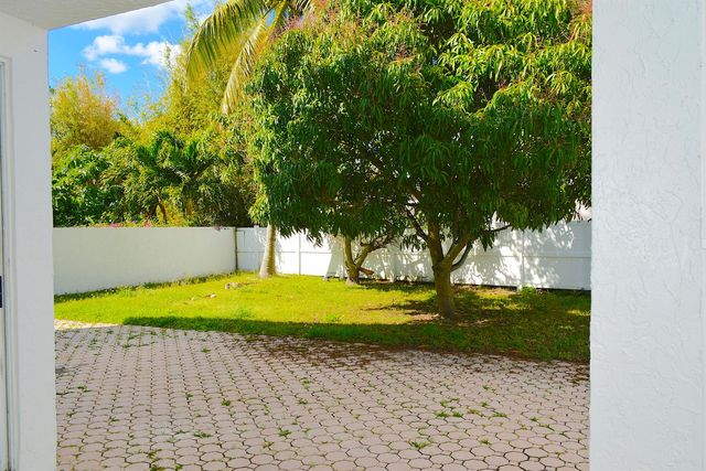 3003 CAFFIA Way, West Palm Beach, FL 33409
