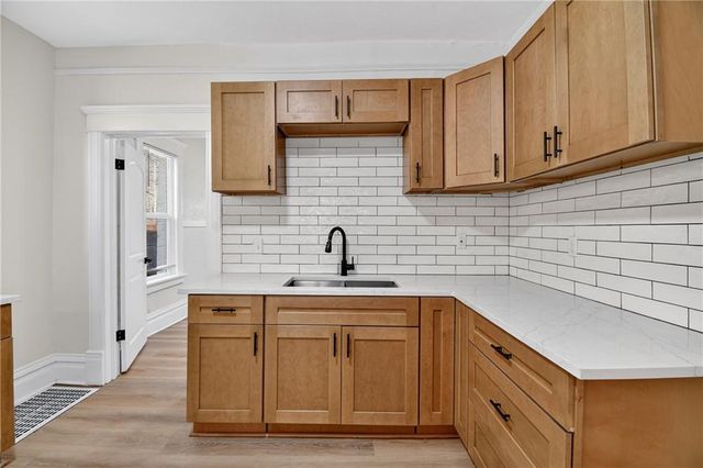 2102 Wabash Avenue, Kansas City, MO 64127