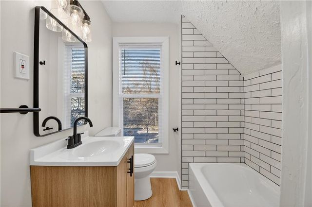 2102 Wabash Avenue, Kansas City, MO 64127