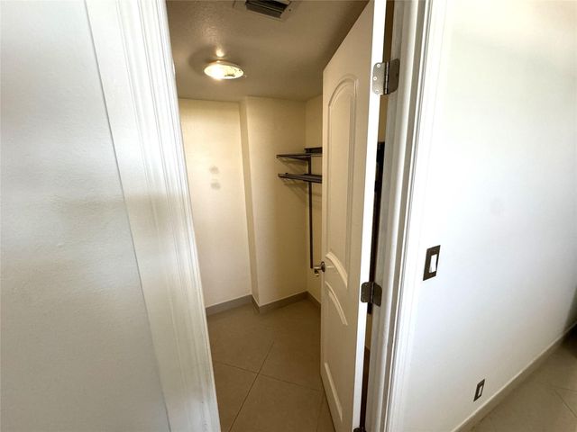 4800 Bayview Drive 406, Fort Lauderdale, FL 33308