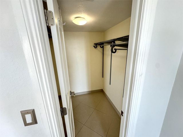 4800 Bayview Drive 406, Fort Lauderdale, FL 33308