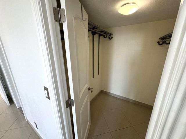 4800 Bayview Drive 406, Fort Lauderdale, FL 33308