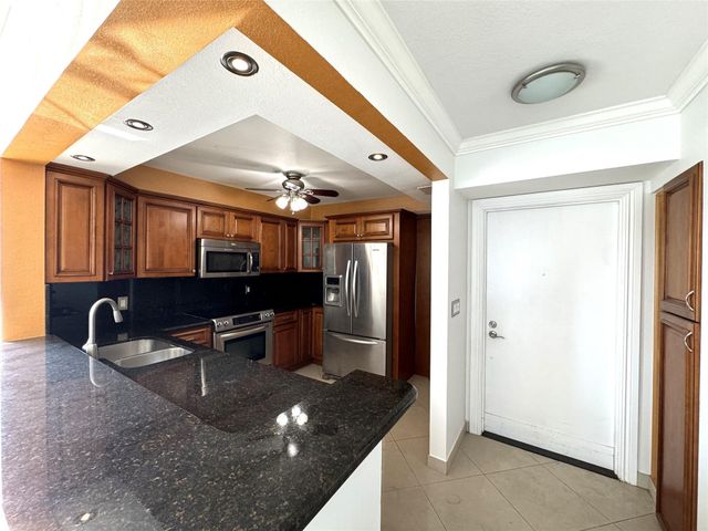 4800 Bayview Drive 406, Fort Lauderdale, FL 33308