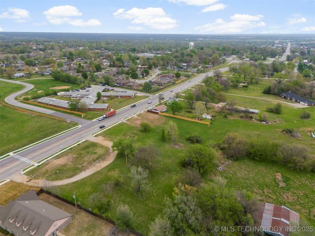 Broadway Street, Collinsville, OK 74021