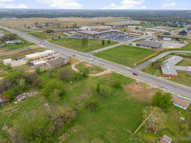 Broadway Street, Collinsville, OK 74021