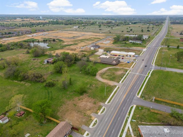 Broadway Street, Collinsville, OK 74021