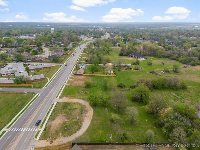 Broadway Street, Collinsville, OK 74021
